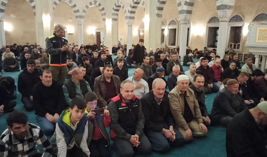 Çorum’da Depremzedeler İçin Kadir Gecesi Programı