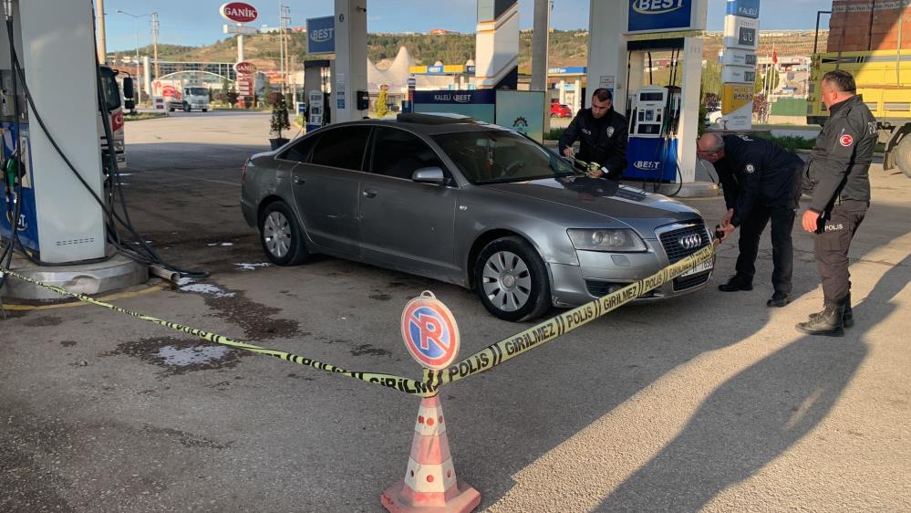 Çorum’da önce 2 çay ocağını, sonra seyir halindeki aracı kurşunladı