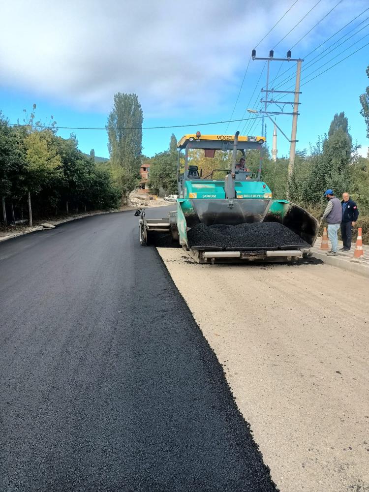 Çorum Belediyesinden Laçin’e bin 500 ton asfalt