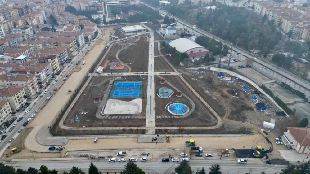 Millet bahçesindeki çalışmaları inceleyen Başkan Aşgın: “Proje büyük oranda tamamlandı”