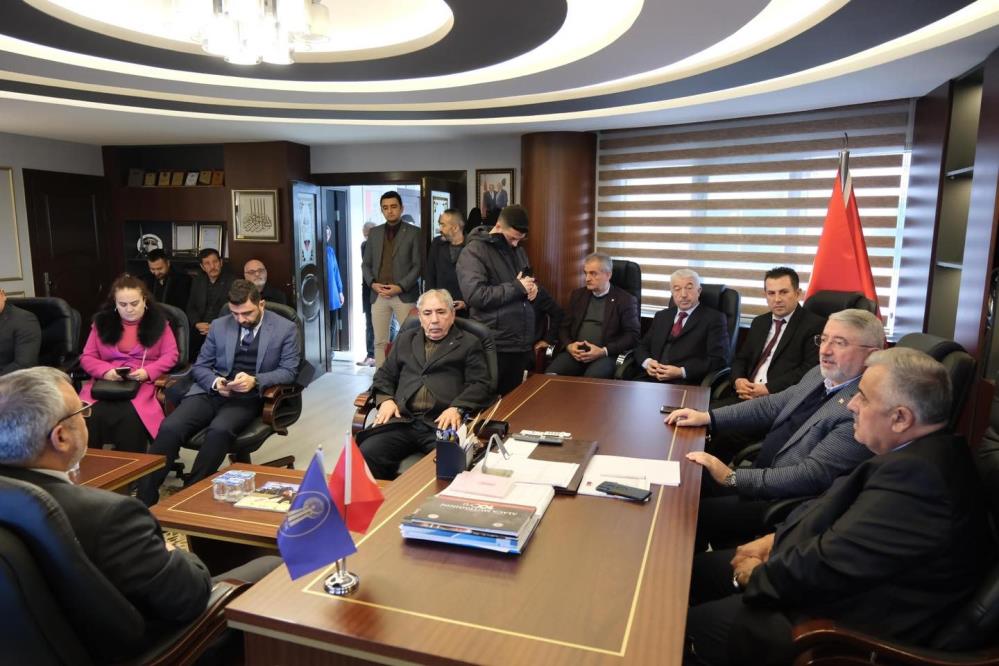 Başkan Aşgın ÇESOB’u ziyaret etti: “Esnafımızla gönül gönüle yol yürümeye devam edeceğiz”