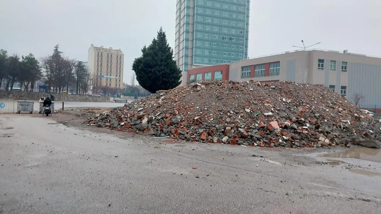 Hizmet gerekli ama alternatif bir yere yapılmalı!