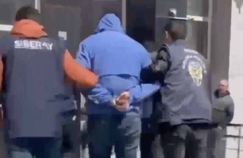 Sahte ilanlarla vatandaşları milyonlarca lira dolandıran 7 şüpheli yakalandı