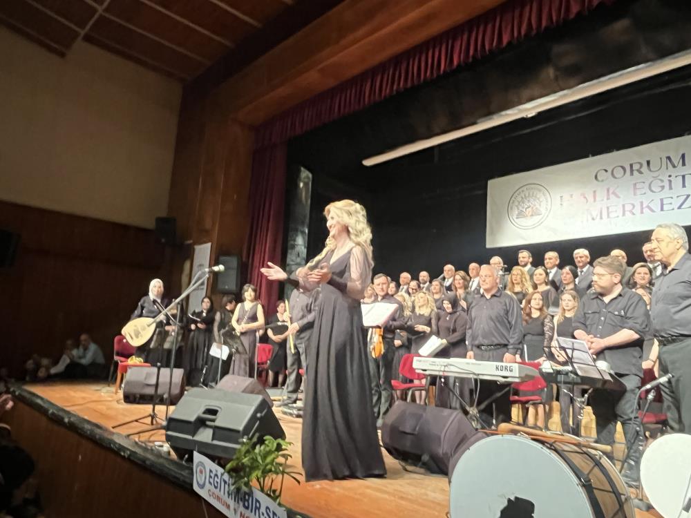 Çorum’da Türk sanat müziği ve Türk halk müziği konseri sanatseverleri mest etti