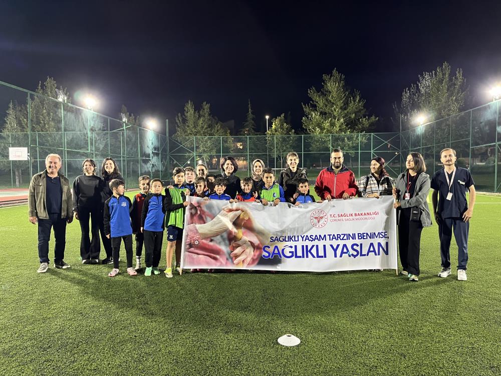 Çorum’da vatandaşlar parkta buluşup sağlıklı yaşam için egzersiz yaptı