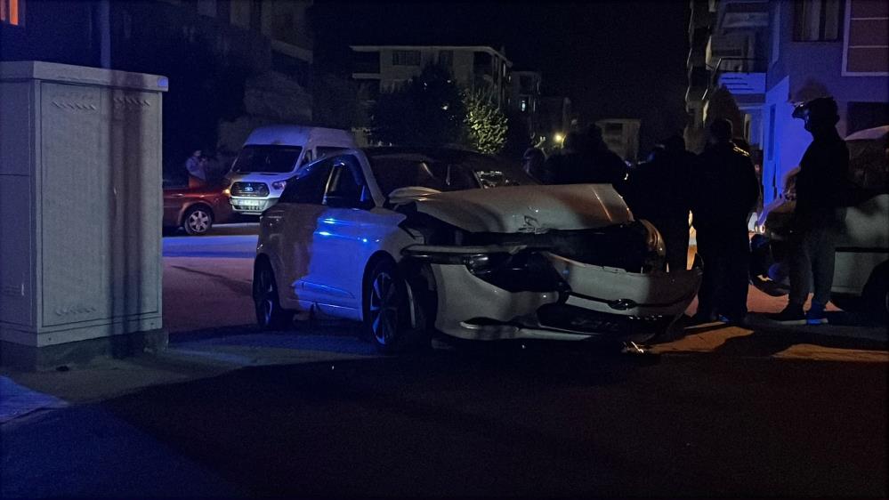 Çorum’da iki otomobil çarpıştı: 4 yaralı